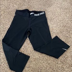 Nike Pro DRIFIT Capri Leggings